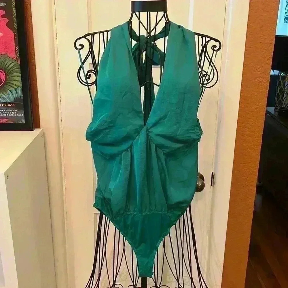 NWOT Promesa Cross My Heart Matte Satin Halter Bodysuit-Sz L